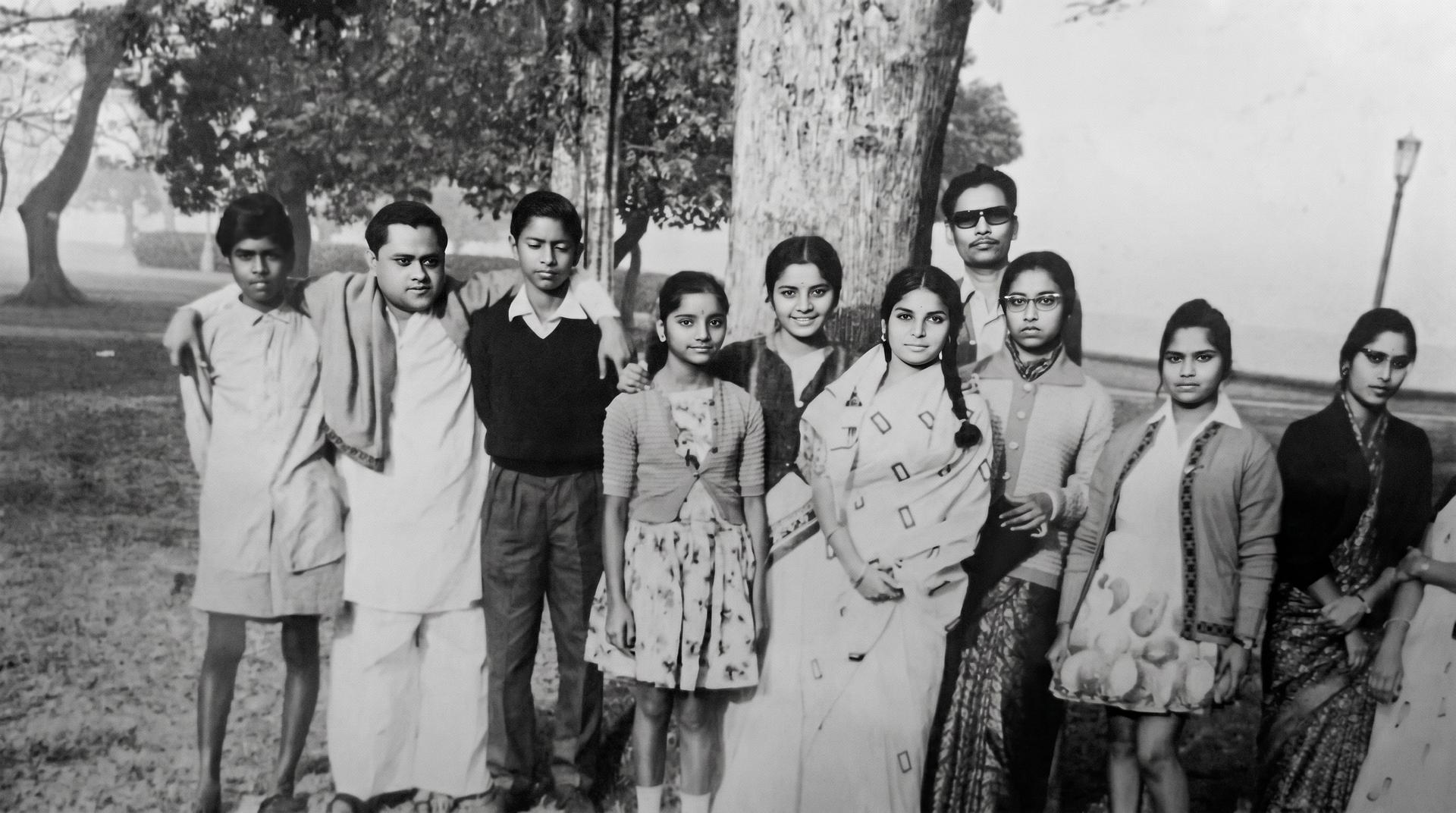 <p>Victoria Memorial grounds was the picnic spot for Lily Chakraborty,&nbsp; Rakhee Gulzar and others</p>






















































































































